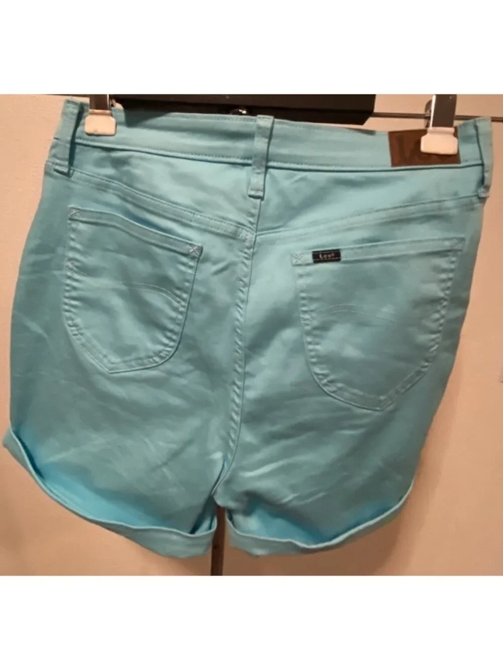Lee Women 35X6 Bermuda  Shorts Cuffed Highrise Light Blue Stretch